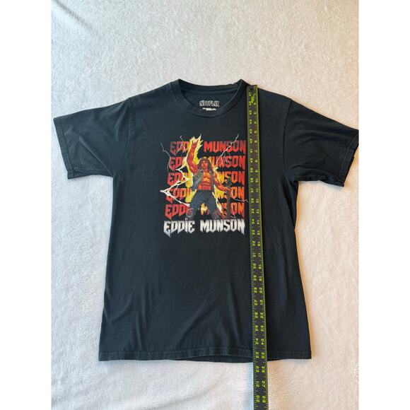Stranger Things Youth Tshirt Medium Eddie Munson Graphic Tshirt Metallica - Picture 2 of 7